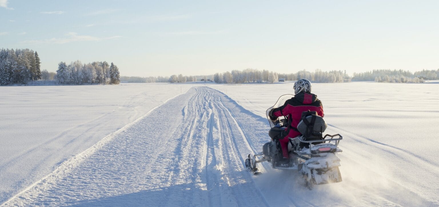 snowmobile-safari-Fredrik-Broman-1.jpg