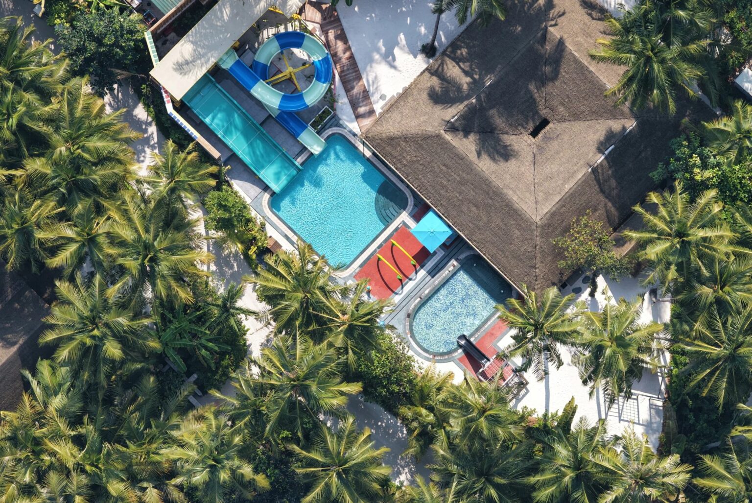 Дитячий клуб Joali Maldives Muramas з висоти пташиного польоту 2063 x 1380