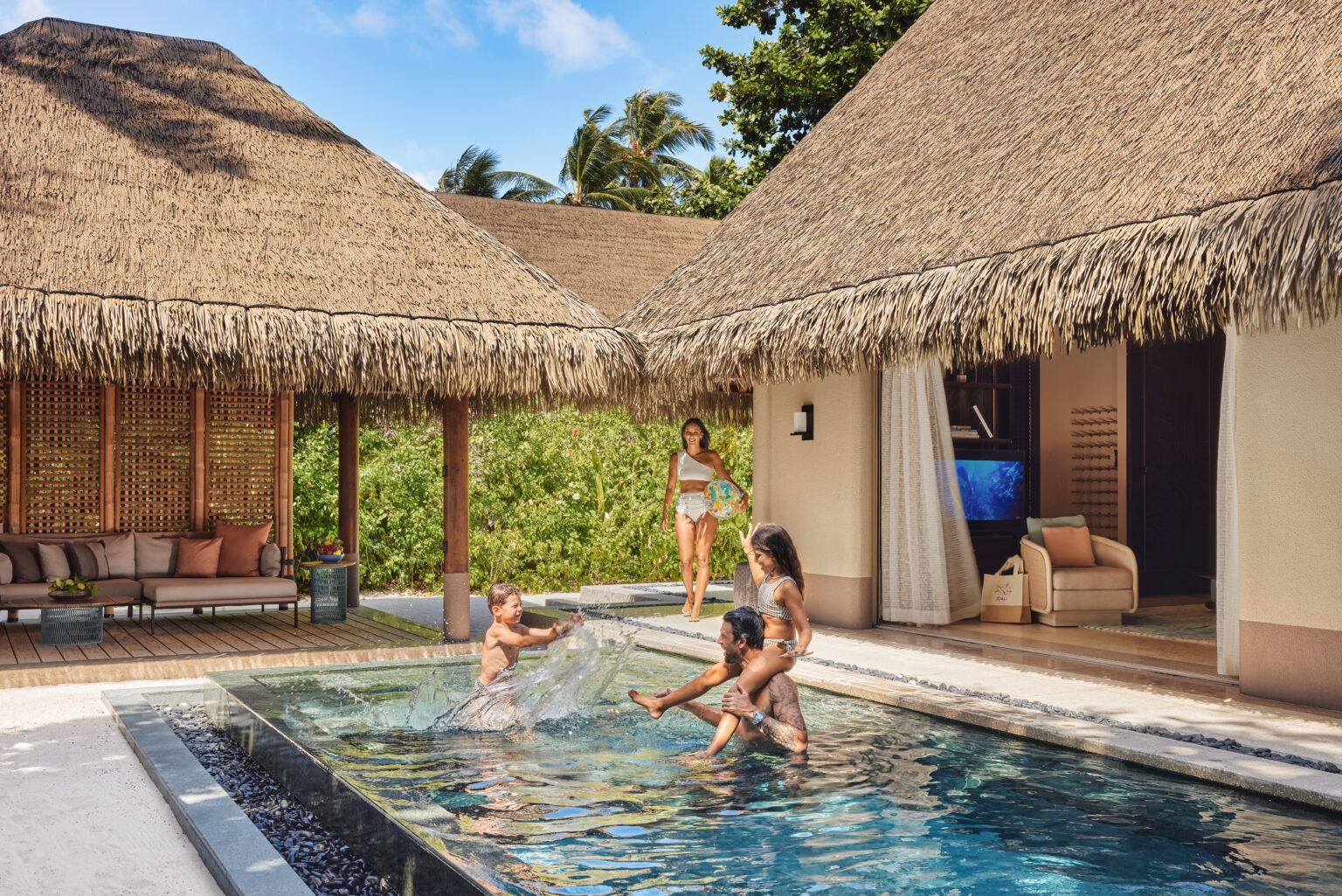 родина Джоалі 34