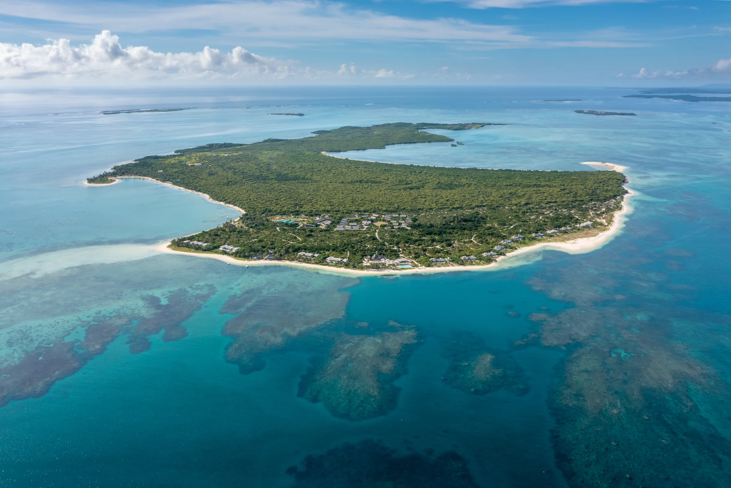 Bora-Bora romantic honeymoon trips with overwater villas