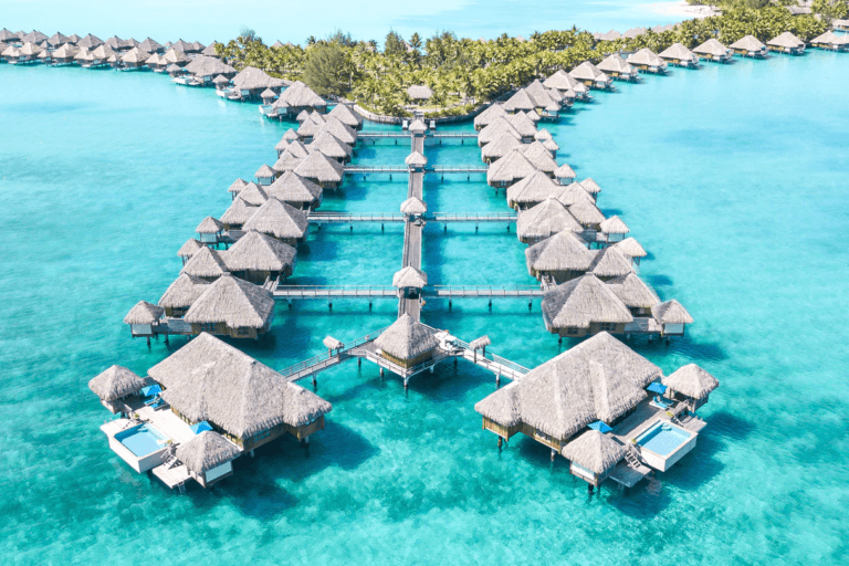 The St. Regis Bora Bora, luksusowe wakacje w Polinezji Francuskiej, ekskluzywne hotele na Bora Bora, wakacje na Bora Bora z biurem podróży