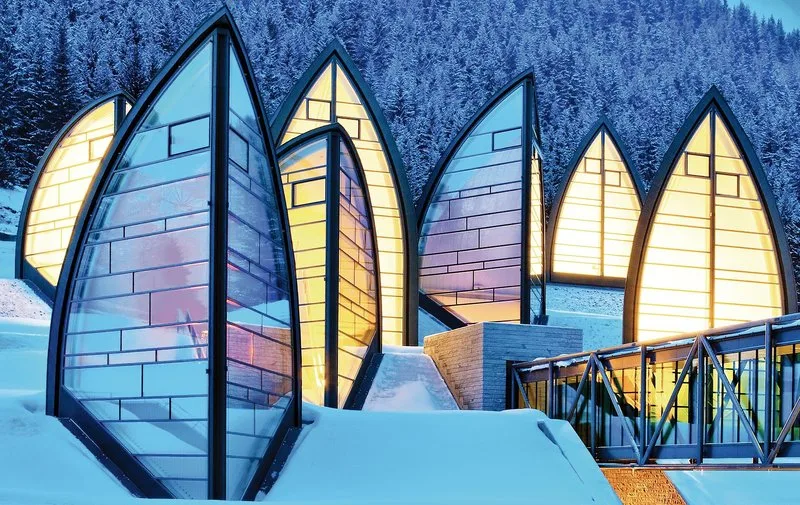 switzerland-arosa tschuggen-grand, best mountain hotels, where to go skiing 2022, mountain hotels for winter, switzerland best hotels