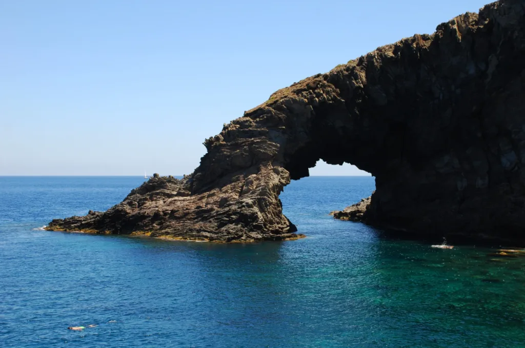 Остров Пантеллерия в Средиземном море