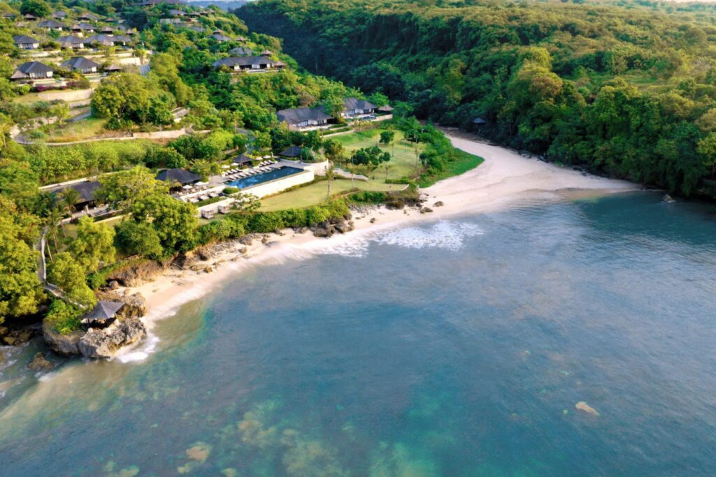 Raffles bali z lotu ptaka, prywatna plaża