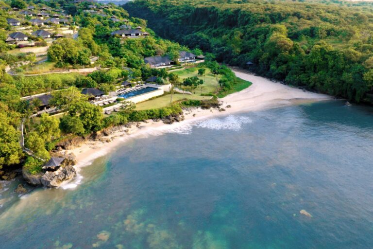 Raffles bali z lotu ptaka, prywatna plaża