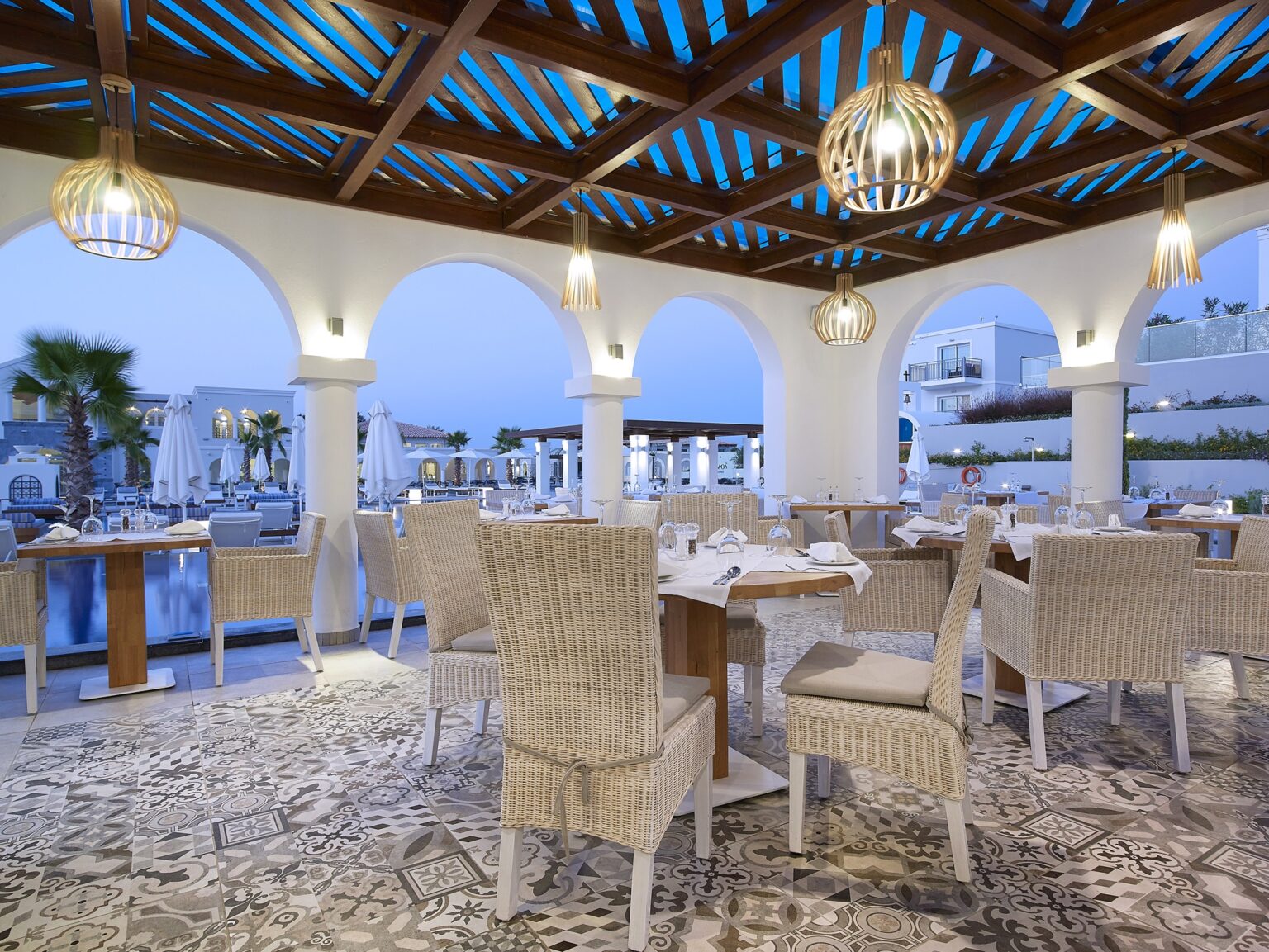 AutoWB: 2.05; 1.00; 1.09,  Kelvin=5729,  Tint=0.0041