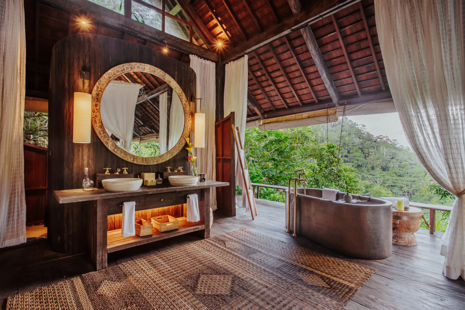 Bali-style bathroom - brown colors with access to nature
