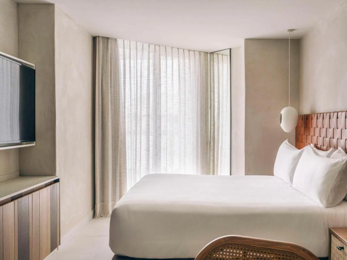 Готель Mondrian IBIZA 3