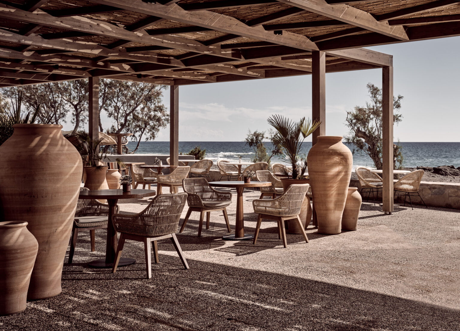 Numo Ierapetra Beach Resort Crete, Curio Collection by Hilton restauracja na zewnątrz