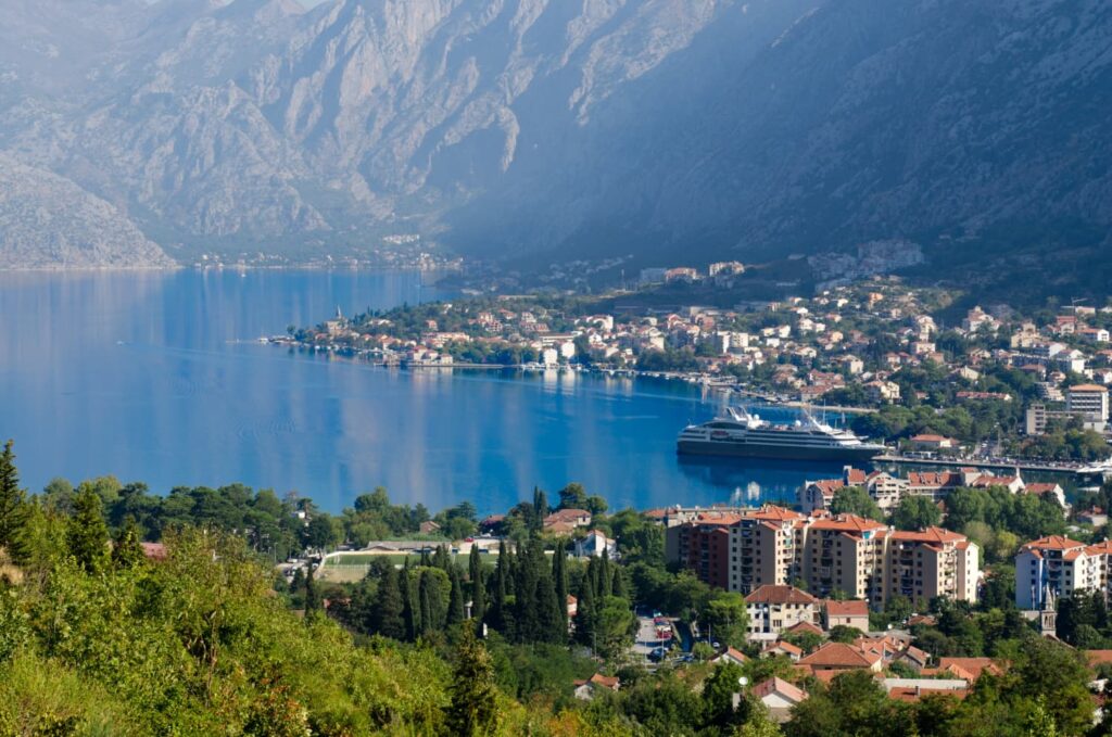Widok na miasto KOTOR Czarnogóra