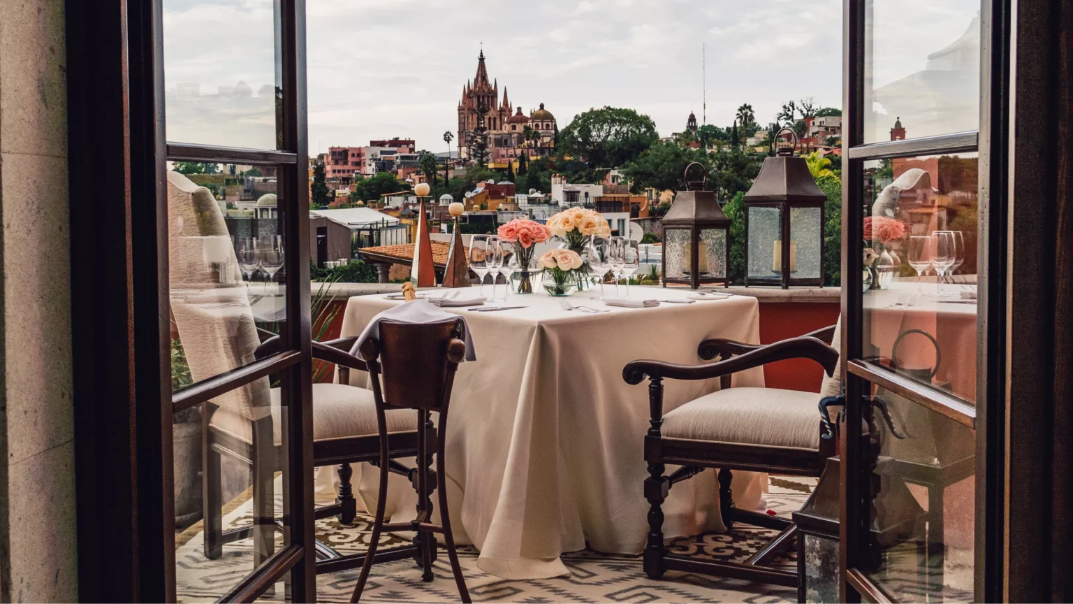 romatic dinner_WIDE-LARGE-16-9