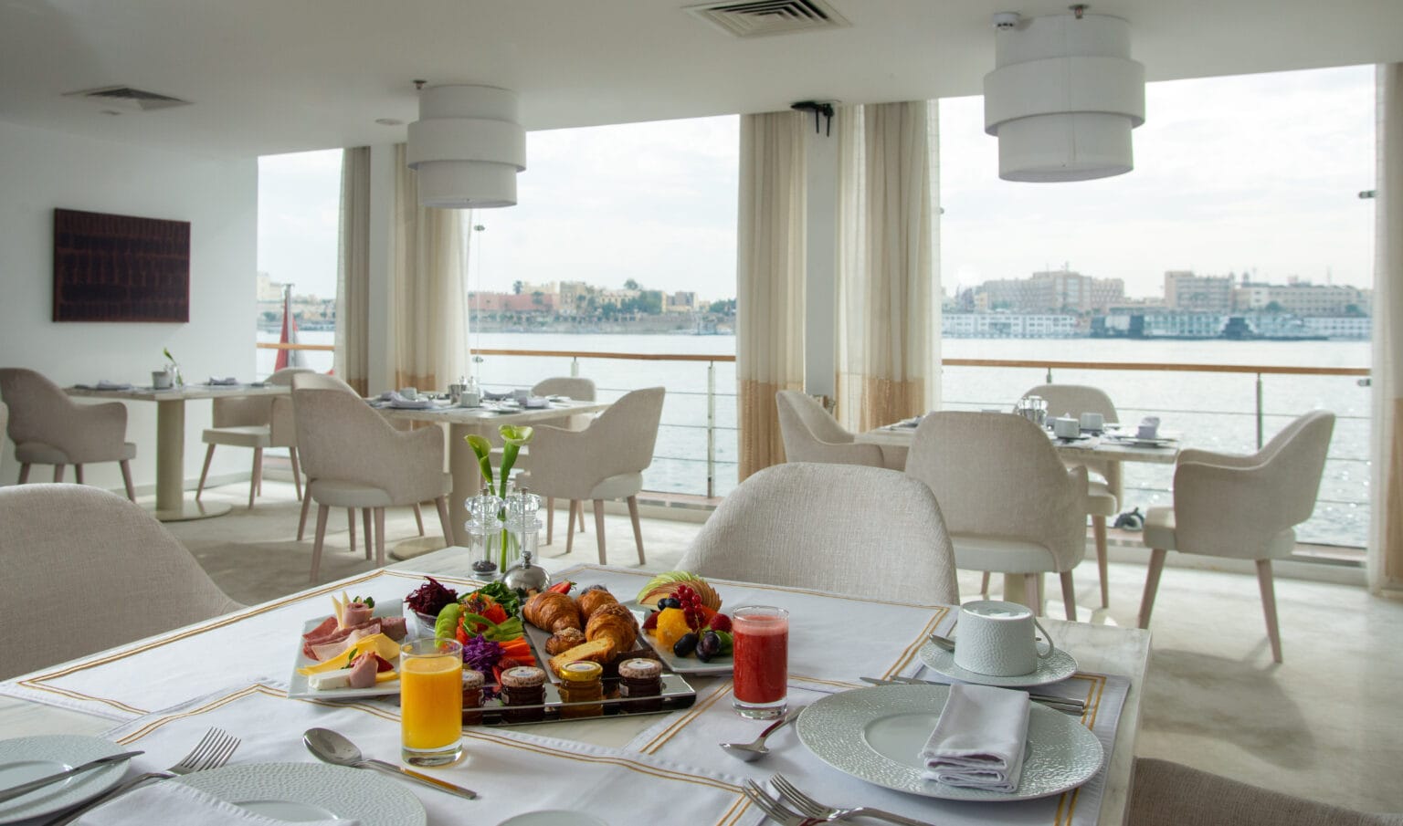 Kazazian Cruises – luksusowe rejsy po Nilu, ekskluzywne wakacje w Egipcue z CARTER 10