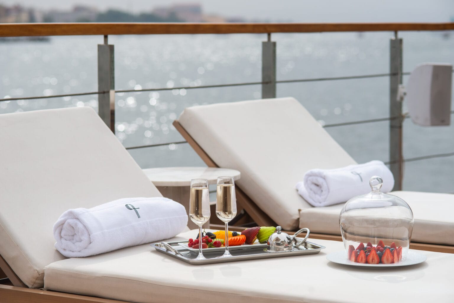 Kazazian Cruises – luksusowe rejsy po Nilu, ekskluzywne wakacje w Egipcue z CARTER 12