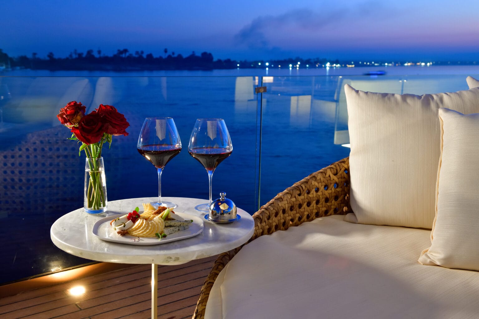 Kazazian Cruises – luksusowe rejsy po Nilu, ekskluzywne wakacje w Egipcue z CARTER 17