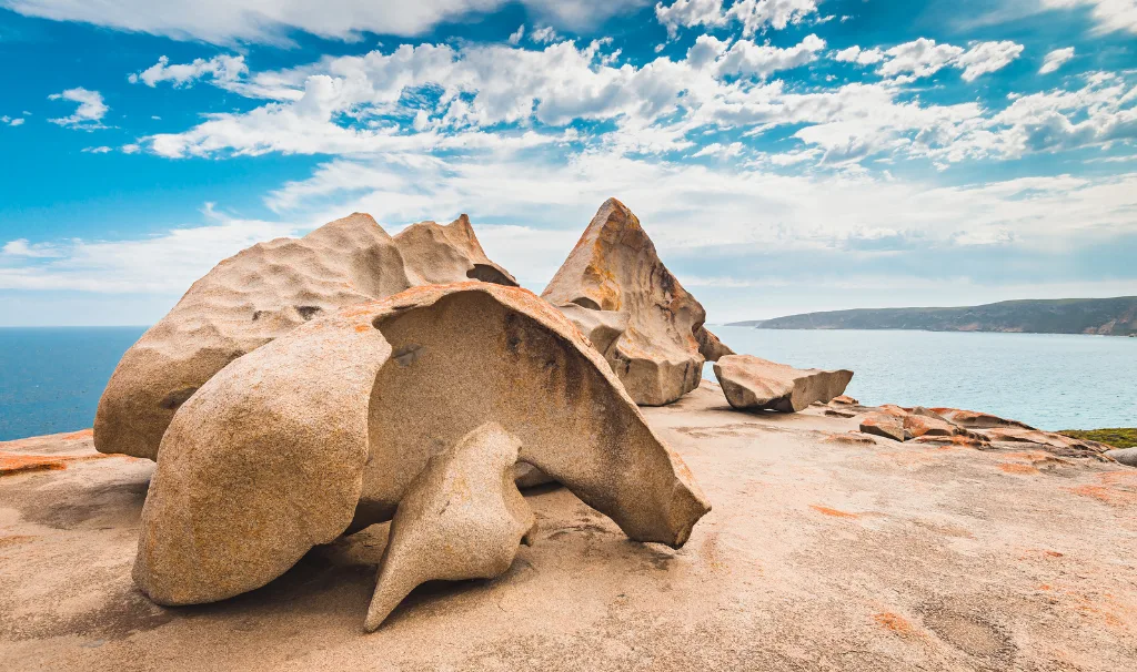 Cliff coast with picturesque rock formations and wildlife on Kangaroo Island. Stunning views and encounters with Australian fauna.