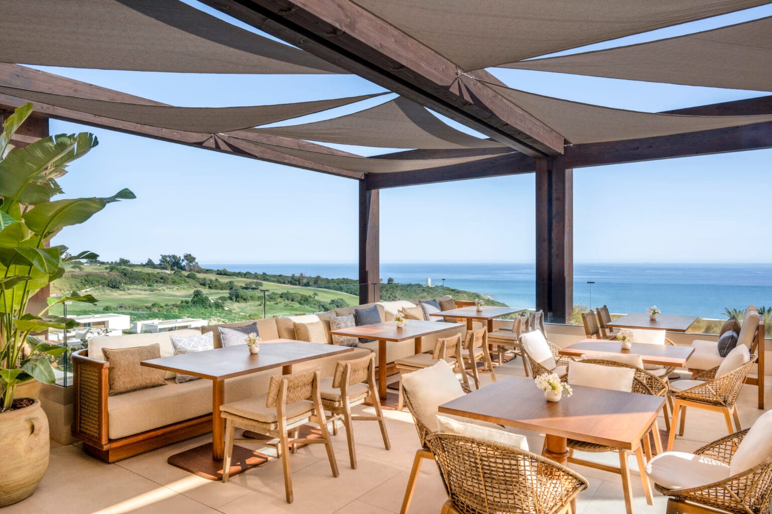 restaurant faro fairmont la hacienda hotel , la alcaidesa, and