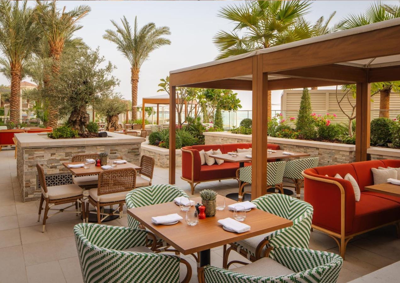 four seasons resort and residences at the pearl qatar - zdjęcie przedstawia restauracje na zewnątrz