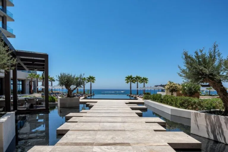 Widok z basenu na morze Hotel AMARA