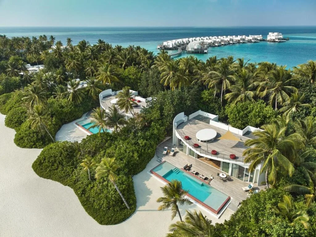 the photo shows a sample of the villas from a bird's eye view of the Jumeirah Olhahali Island Maldives hotel