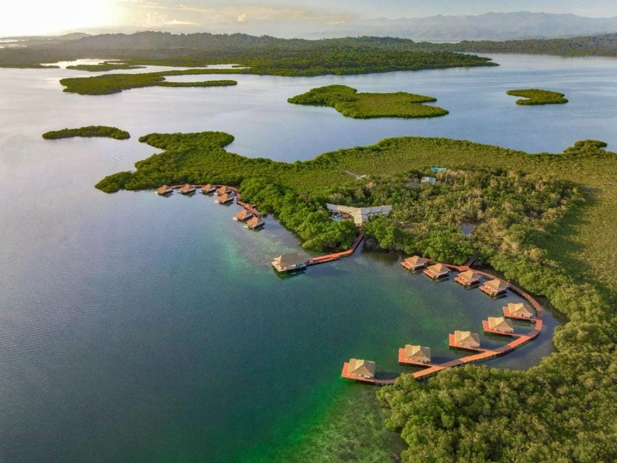 nayara bocas del toro - widok z lotu ptaka na prywatne wille z basenem
