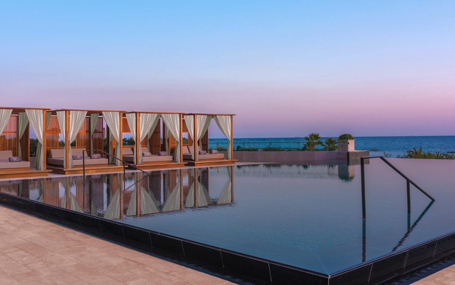 spa seawater pool with cabannes 1920x1201 s 1