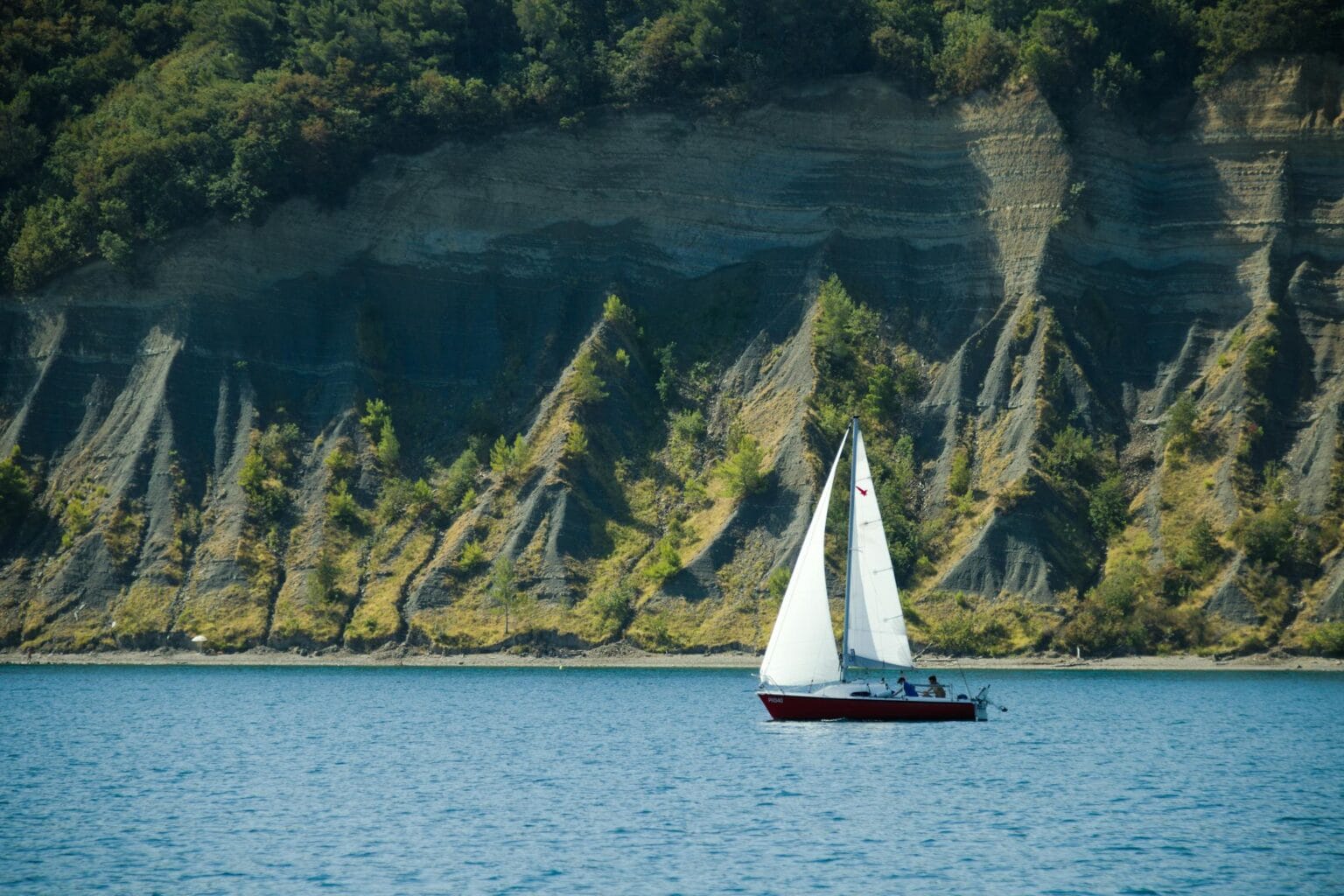 free photo of zeglarstwo gora jezioro zaglowka