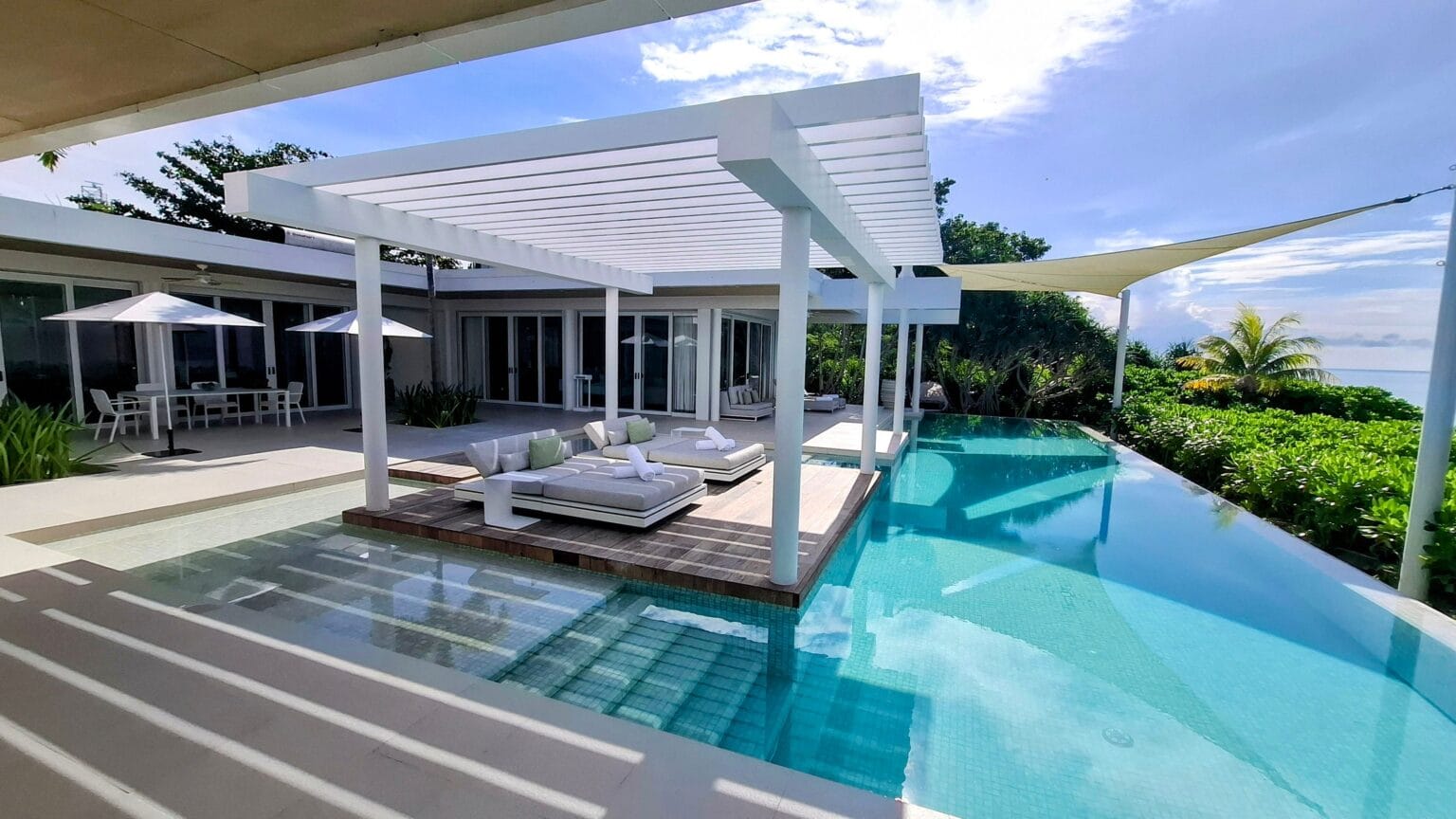 banwa private island basen 2