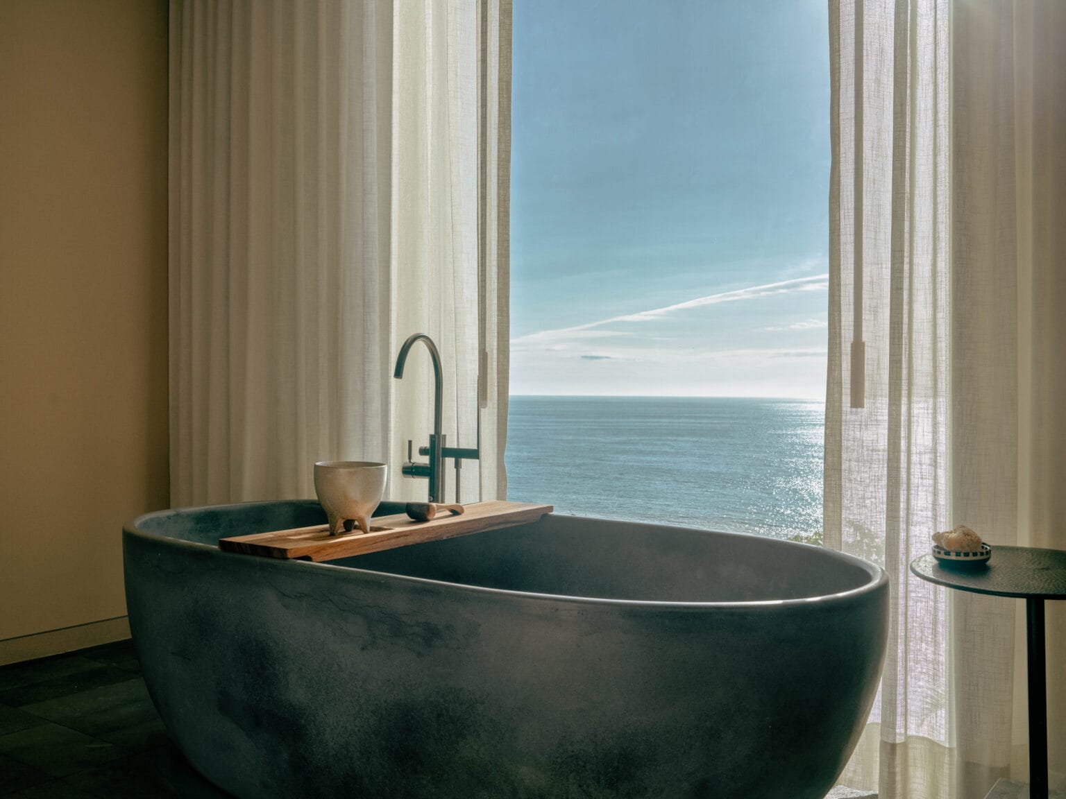 rwmdr facilities suite ocean view mountain studio bathtub