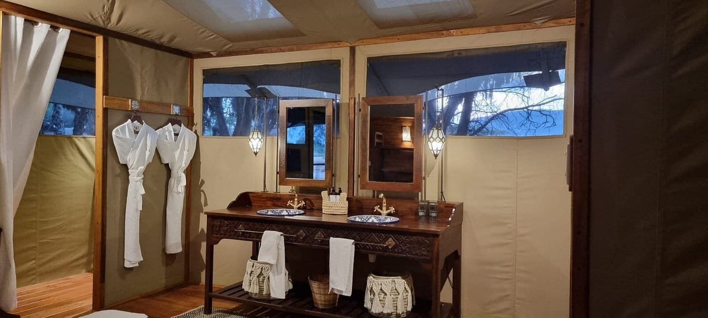 soroi larsens camp łazienka