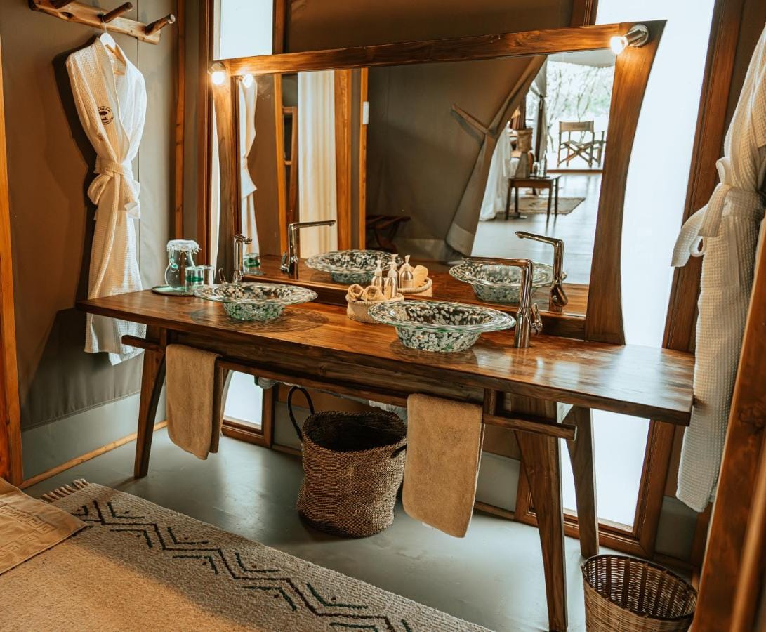 soroi luxury migration camp łazienka 1