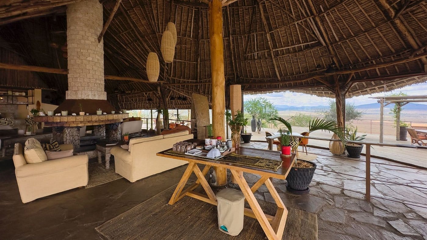 soroi lions bluff lodge lounge