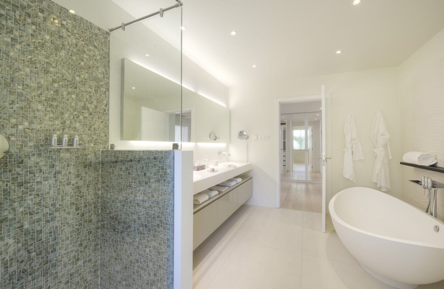 vila vita parc villa praia bathroom