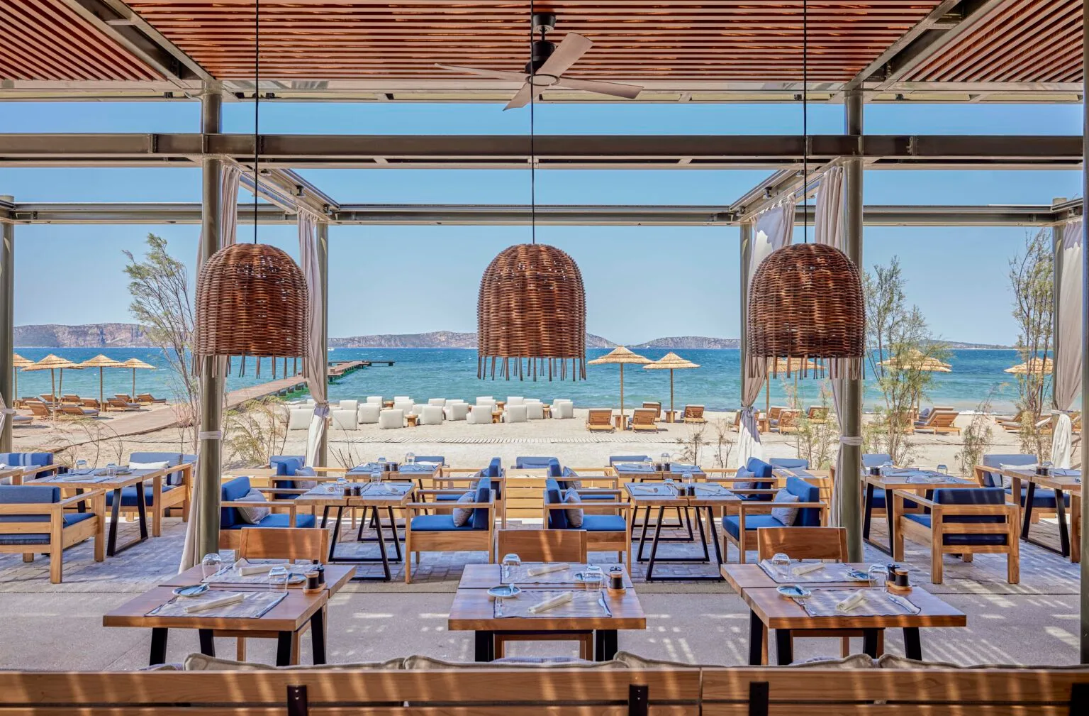 w costa navarino parelia beach club