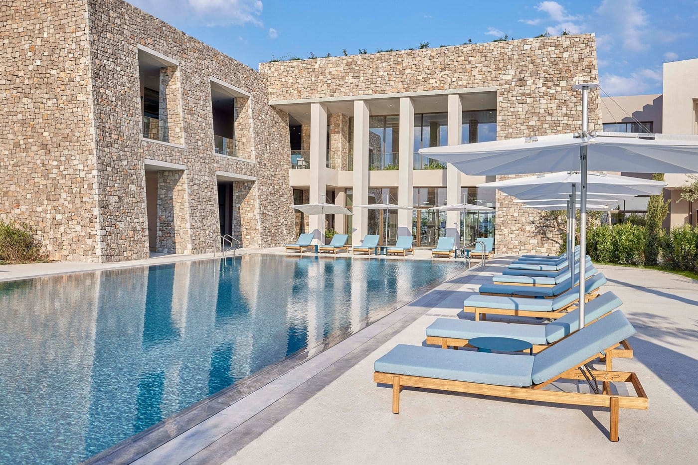 w costa navarino fit outdoor pool