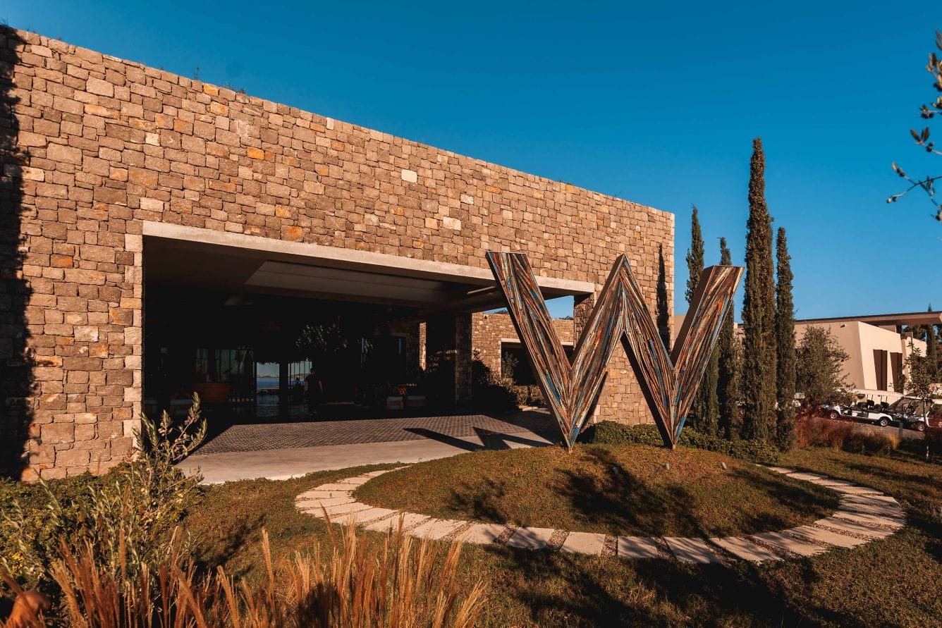 w costa navarino wejście do hotelu 1