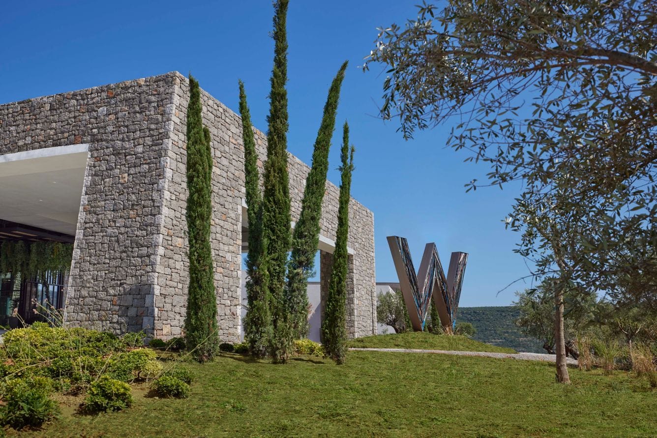 w costa navarino wejście do hotelu