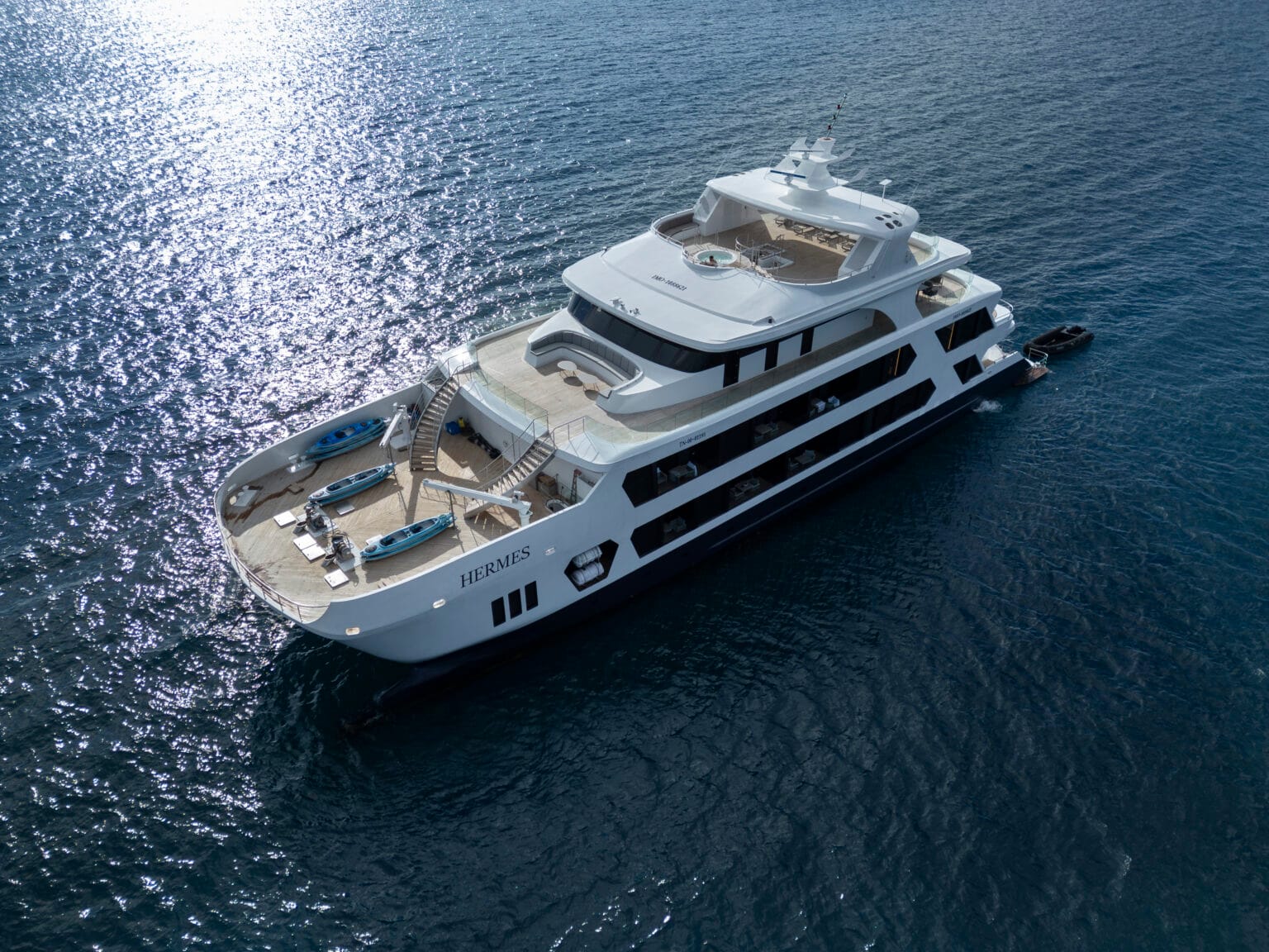 panoramic 3 hermes galapagos mega catamaran