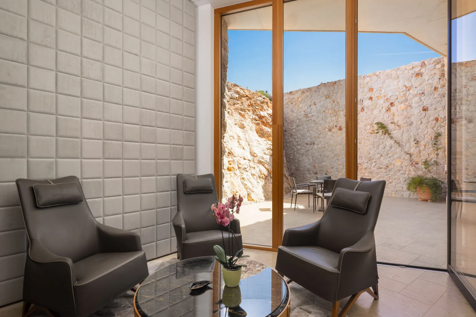 villa nai 3 3 cigar room 03