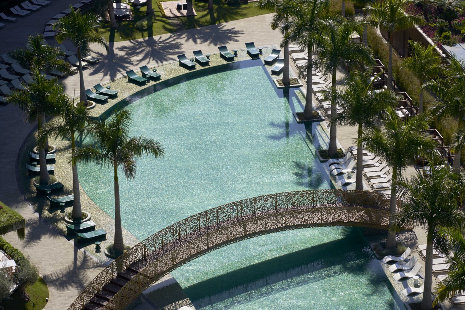 1 hotel main pool