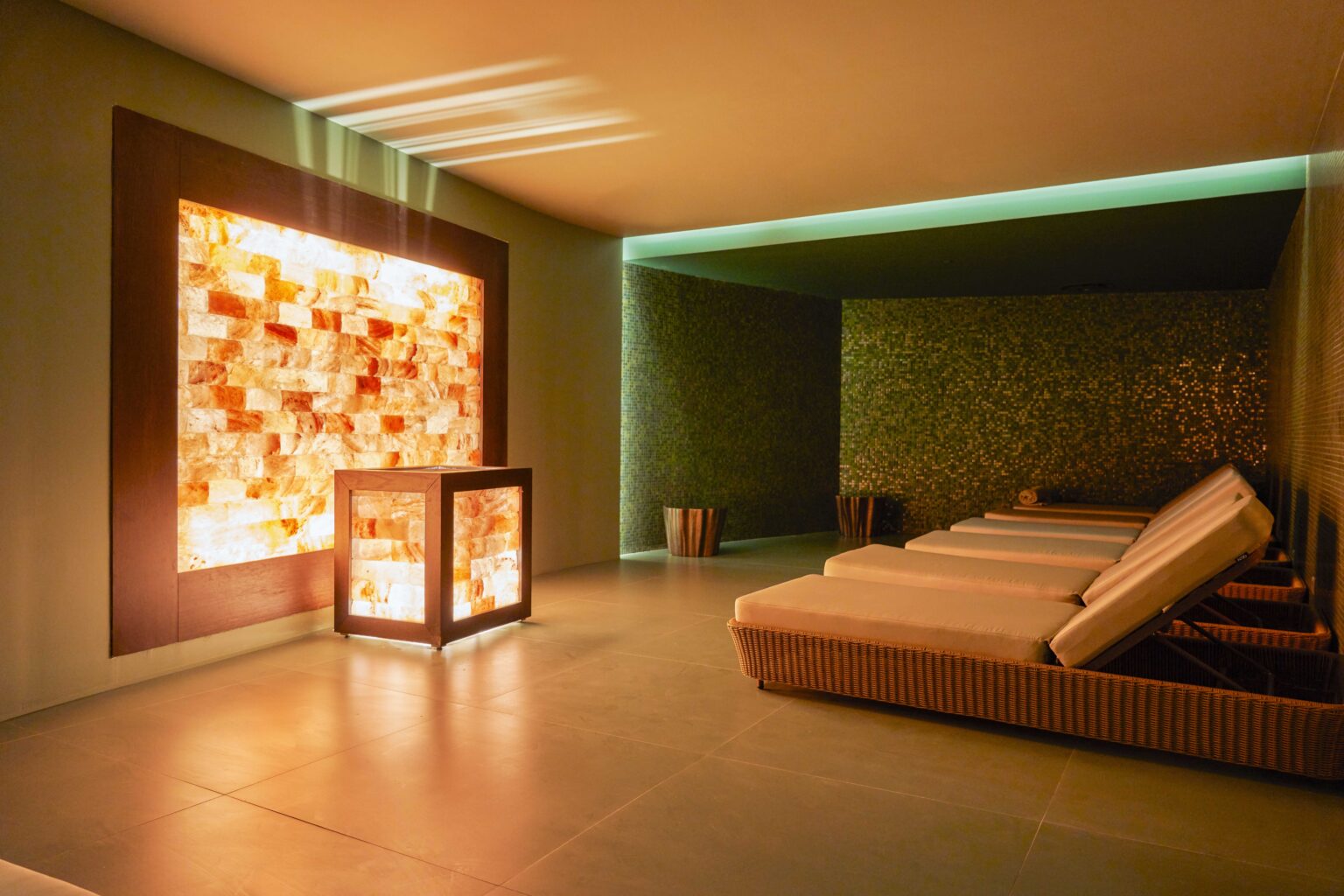 12 hallotherapy relaxation room