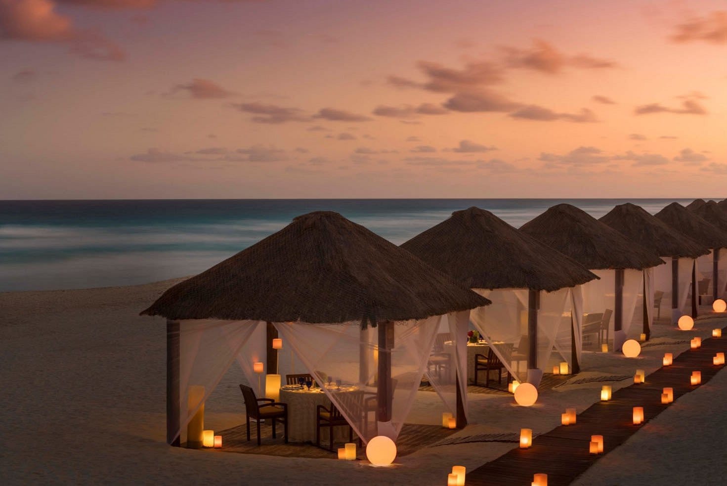 kempinski hotel cancún wieczór na plaży