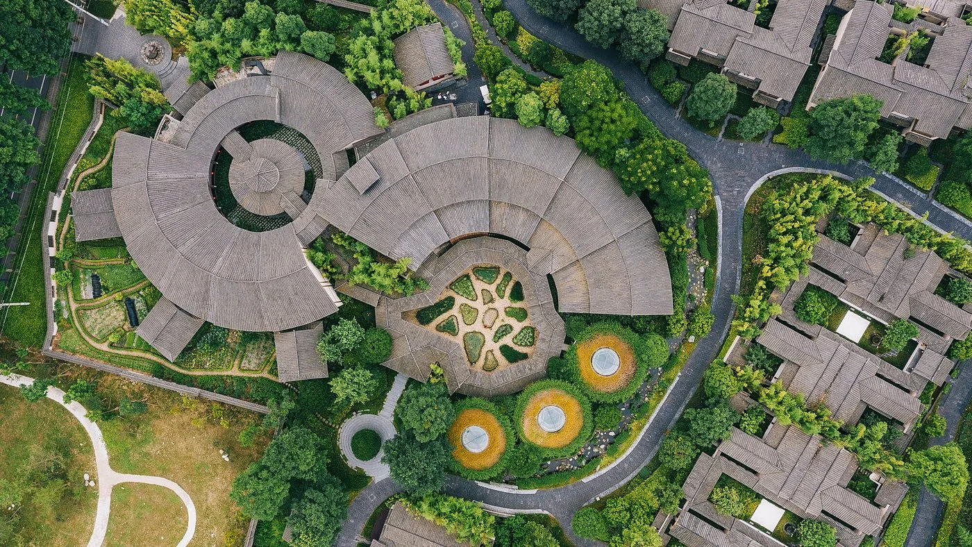 Шість почуттів, гора Цінчен 2