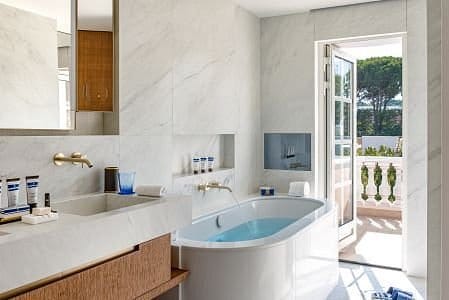 cheval blanc st tropez deluxe sea room bathroom