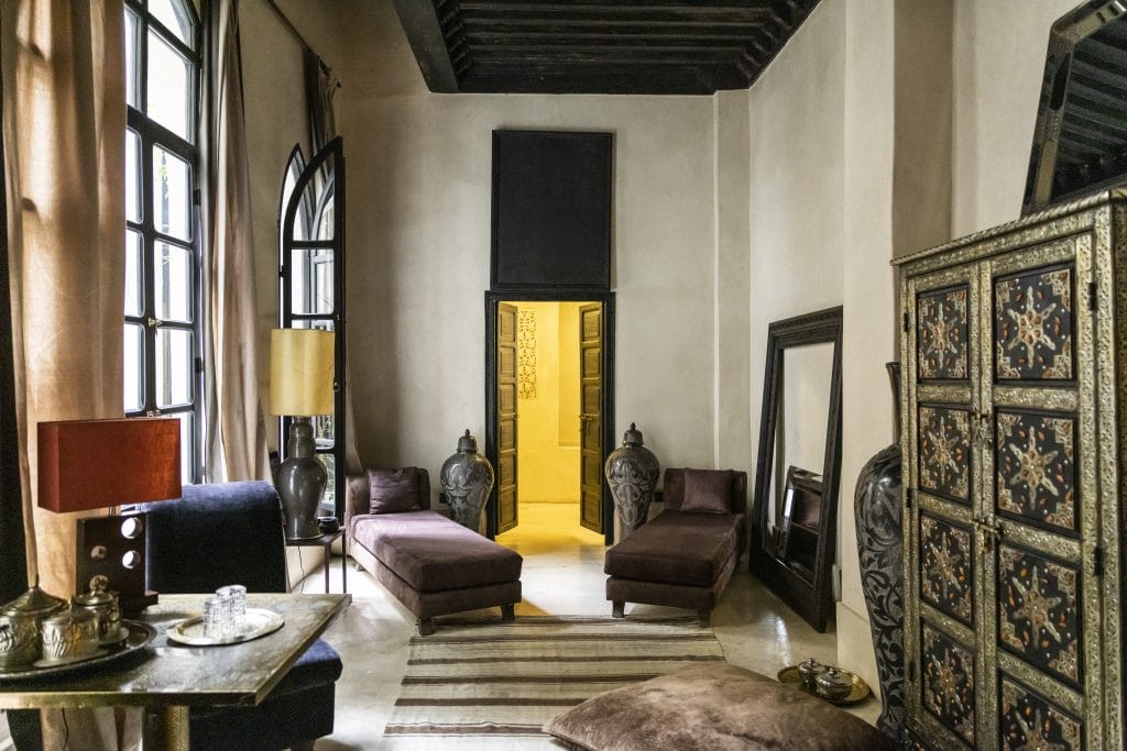 dar darma brown patio suite