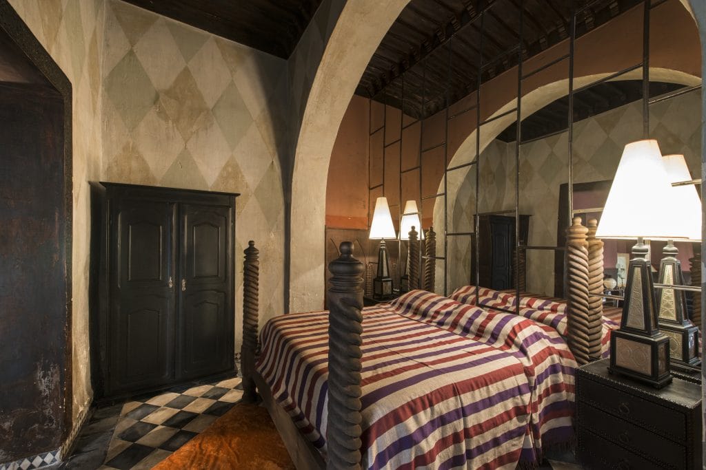 dar darma mirrors suite