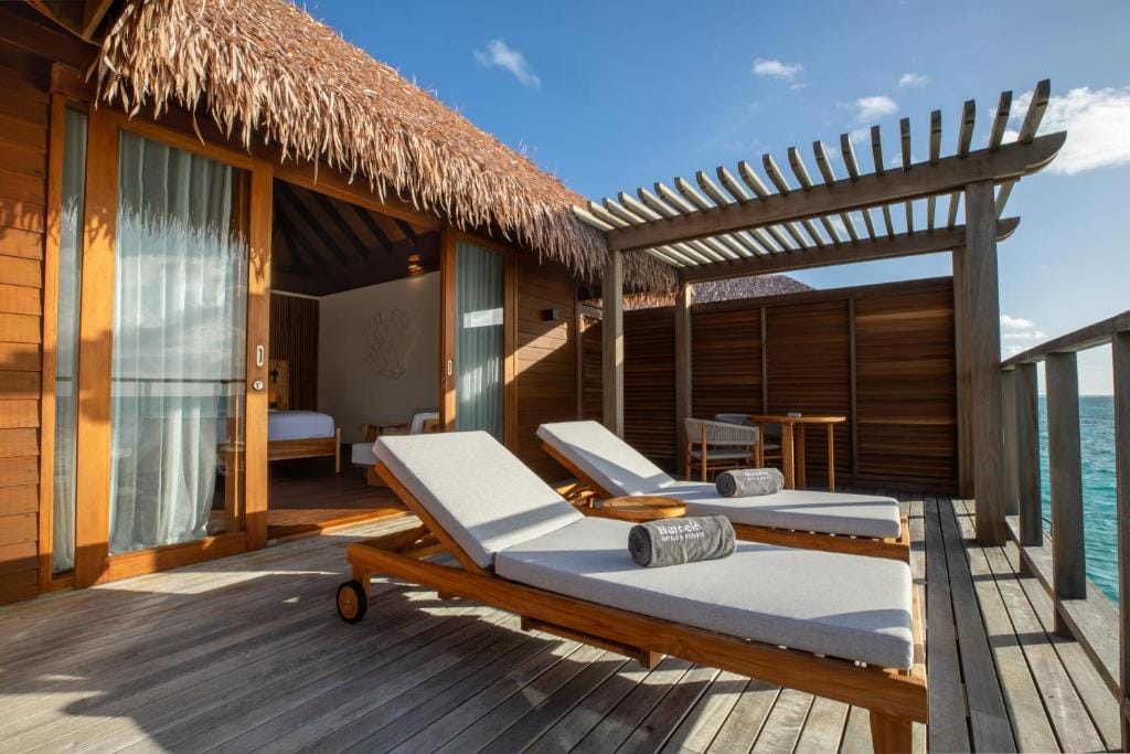barceló whale lagoon maldives leżaki tuż przy domku