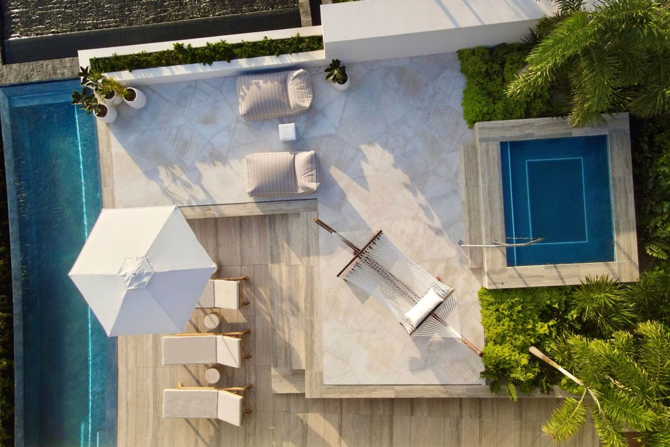 the st. regis kanai resort riviera maya taras i basen vincent studio