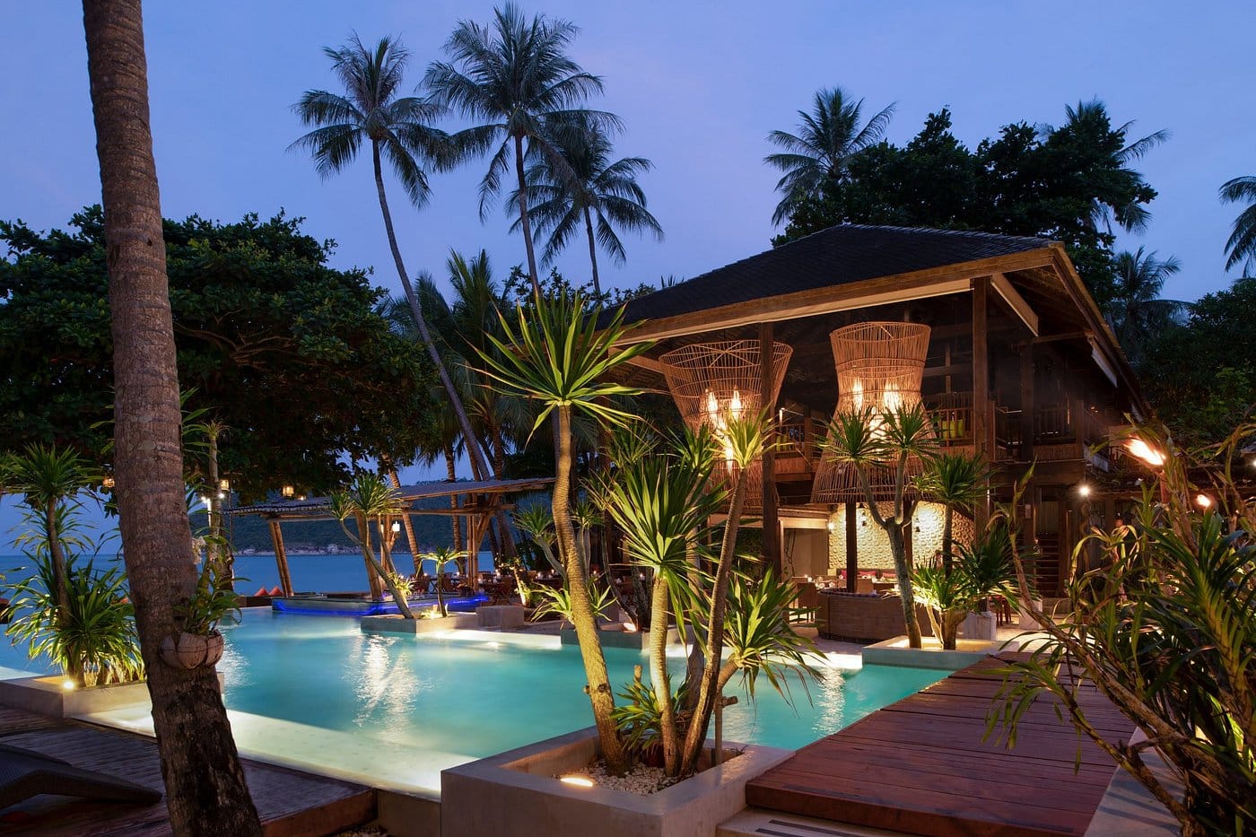 anantara rasananda koh phangan basen wieczorową porą