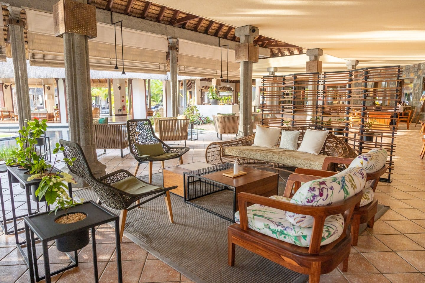 dinarobin beachcomber lounge