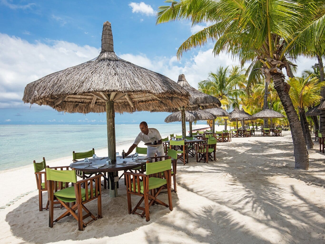 dinarobin beachcomber restauracja na plaży